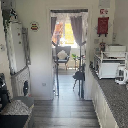 Town Centre Apartment Mold Exterior foto