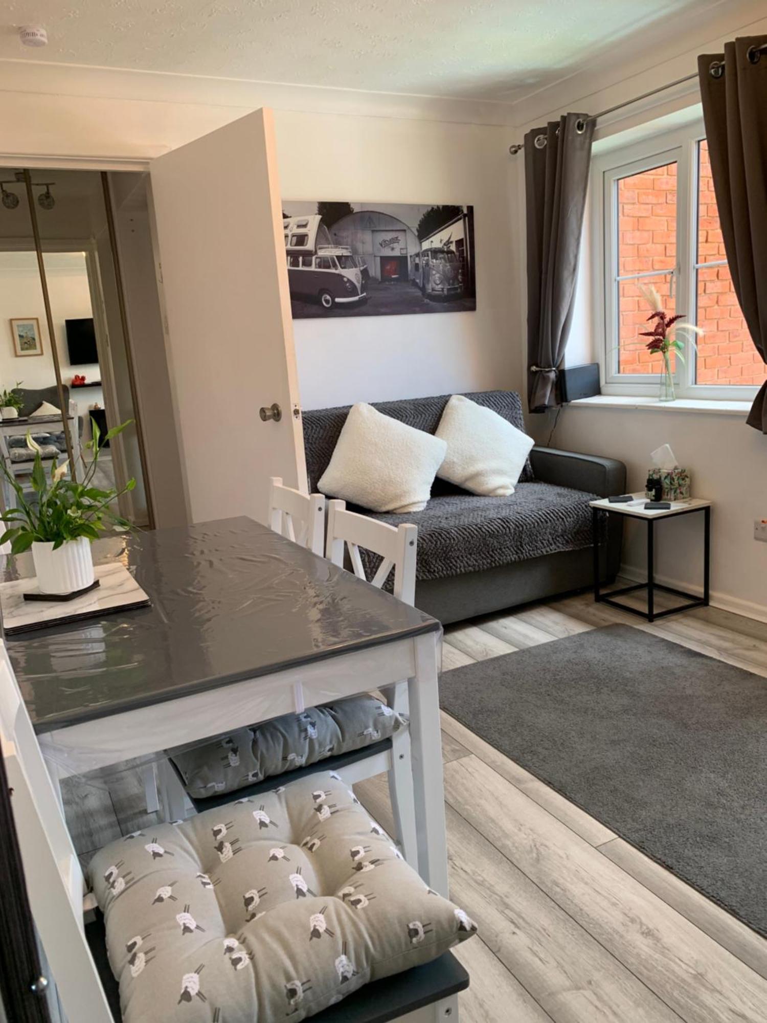 Town Centre Apartment Mold Exterior foto